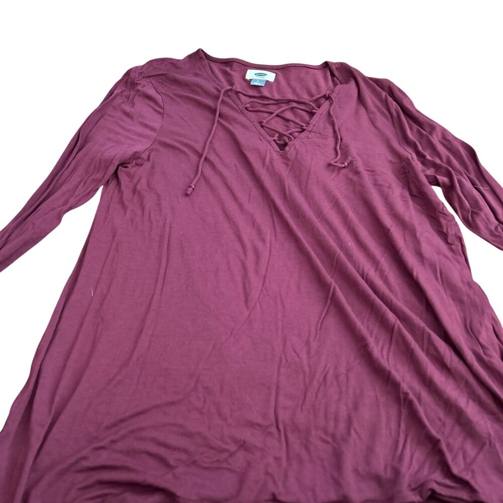 Old navy maroon top size large